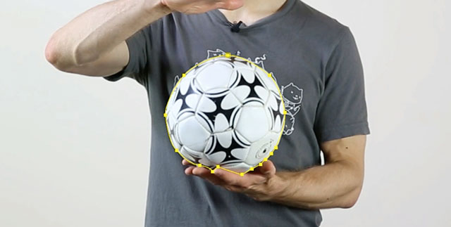 After Effects Advanced Morphing 09 - Soccer Ball Mask